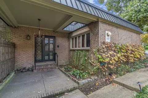 690 Timber Ln, Nashville, TN 37215