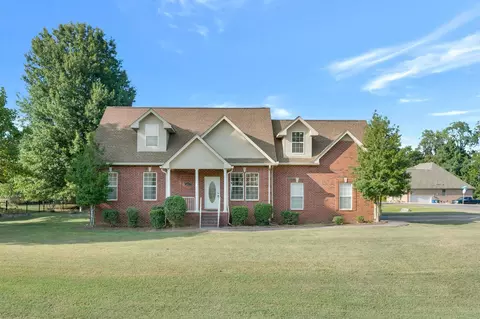 303 Fieldstone Dr, White House, TN 37188