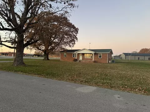 1110 W Main St, Smithville, TN 37166