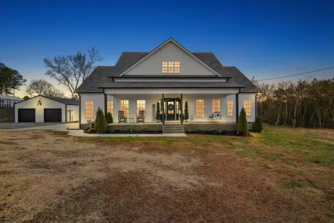 1388 W Lane St, Shelbyville, TN 37160