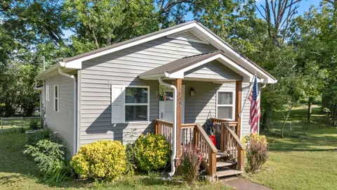 305 Louisiana Ave, Etowah, TN 37331