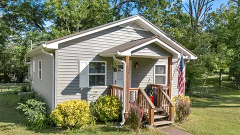 305 Louisiana Ave, Etowah, TN 37331