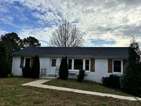 105 Oak Dr, Columbia, TN 38401