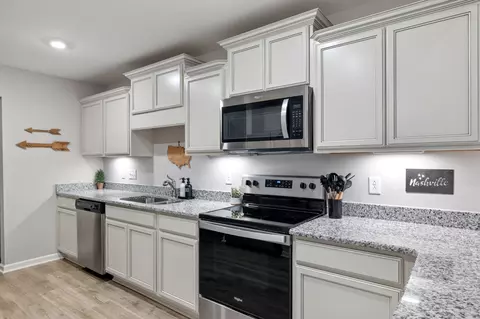 Kitchen - 1924 Alysheba Run, Murfreesboro, TN 37128 photo 1 of 2
