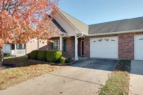 1310 Crofton Park Dr, Columbia, TN 38401