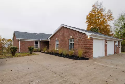 301 Eisenhower Dr, Ashland City, TN 37015