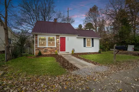 1006 Kendrick St, Clarksville, TN 37043
