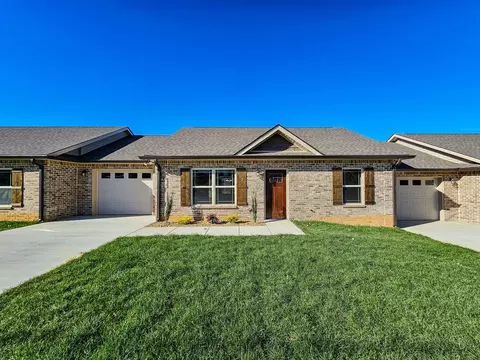 1529 Green Ln, Shelbyville, TN 37160