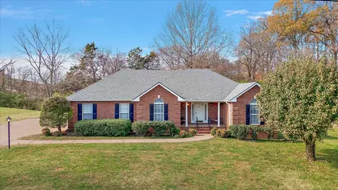 396 Woodlands Dr, Gallatin, TN 37066