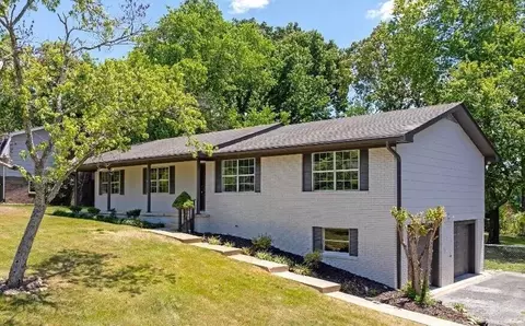8616 Surry Cir, Chattanooga, TN 37421