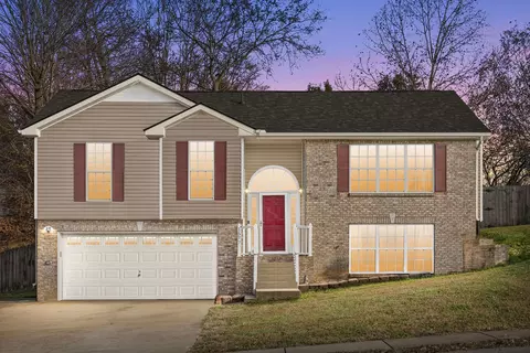 1577 Cedar Springs Cir, Clarksville, TN 37042