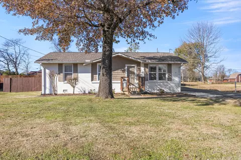810 Kent Dr, Lebanon, TN 37087