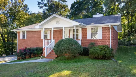 2124 Port Royal Dr, Soddy Daisy, TN 37379