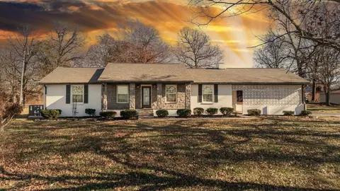 5127 Doss Rd, Cross Plains, TN 37049