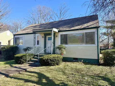 200 Sequoia Dr, Chattanooga, TN 37411