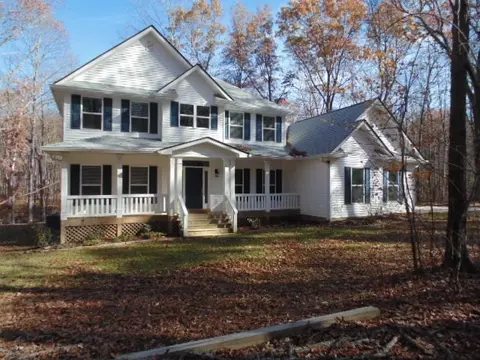 566 Deepwoods Rd, Sewanee, TN 37375