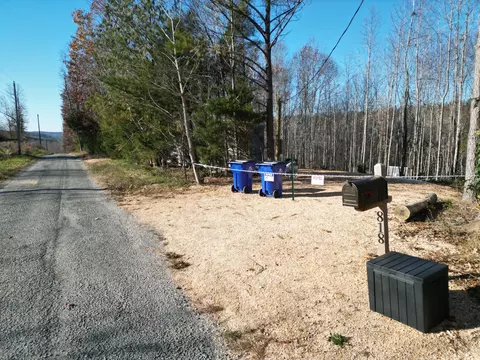 818 Keeton Rd, Waynesboro, TN 38485