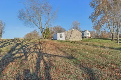 582 Murrell Rd, Dickson, TN 37055 photo 13