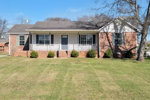2002 Windsor Dr, Columbia, TN 38401