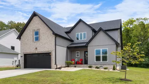 1243 Highgrove Ln, Clarksville, TN 37043