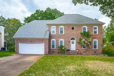 1618 Brandi Ln, Hixson, TN 37343
