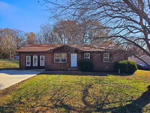 103 Candy Dr, Cadiz, KY 42211