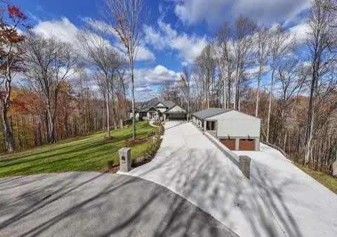 Exterior - 220 Lori Ln, Silver Point, TN 38582 photo 3 of 13