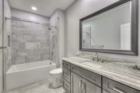Bath - 220 Lori Ln, Silver Point, TN 38582 photo 7 of 8