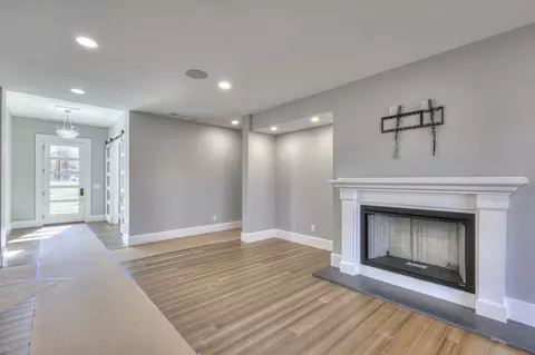 Living - 220 Lori Ln, Silver Point, TN 38582 photo 5 of 5