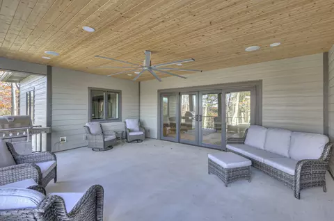 Exterior - 220 Lori Ln, Silver Point, TN 38582 photo 6 of 13