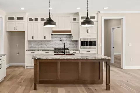 Kitchen - 7083 Honeysuckle Trl, Baxter, TN 38544 photo 4 of 4