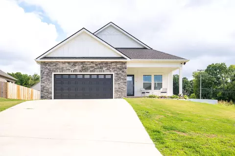 32 Campbell St, Rossville, GA 30741