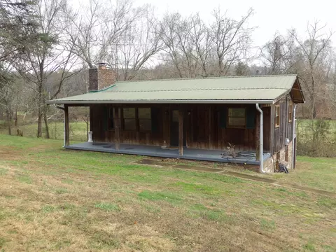587 W Little Richland Rd, Waverly, TN 37185