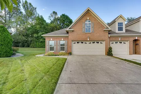 7715 Lenox Trace Dr, Hixson, TN 37343