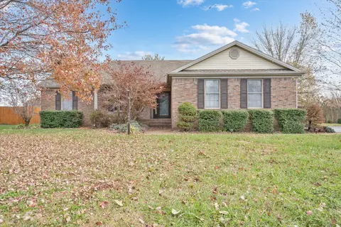 1406 Oak Tree Ct, Hopkinsville, KY 42240