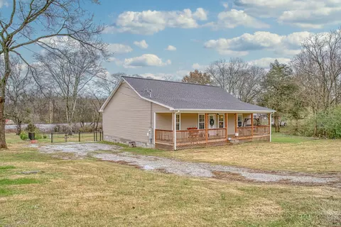 123 Meadow Dr, Gordonsville, TN 38563