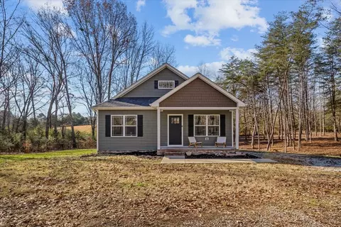 1060 Lewis Rd, Burns, TN 37029