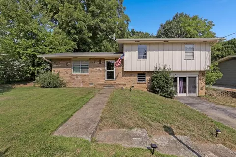 8931 N Hickory Valley Rd, Chattanooga, TN 37416