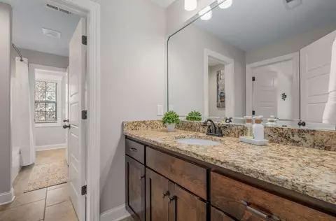 Bath - 8232 Richpine Dr, Murfreesboro, TN 37128 photo 6 of 6
