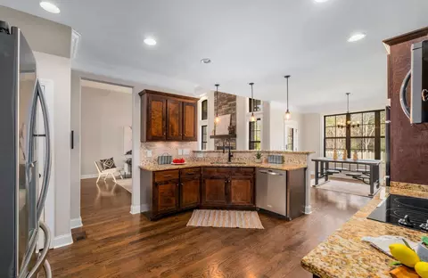 Kitchen - 8232 Richpine Dr, Murfreesboro, TN 37128 photo 3 of 4