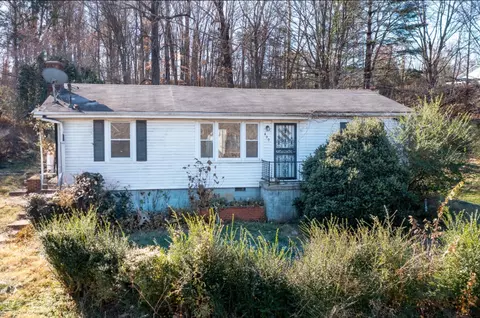 490 Oak St, Clarksville, TN 37042