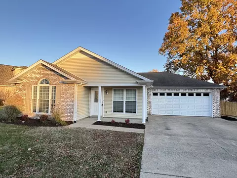 1423 Harrington Dr, Gallatin, TN 37066