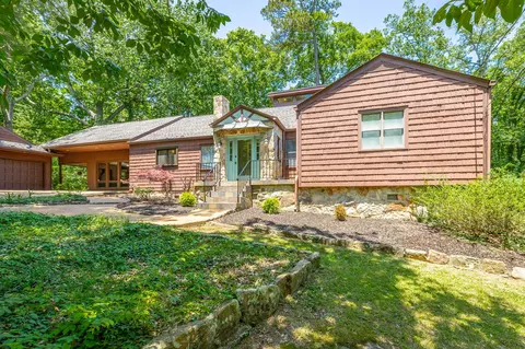 107 Robin Hood Trl, Signal Mountain, TN 37377