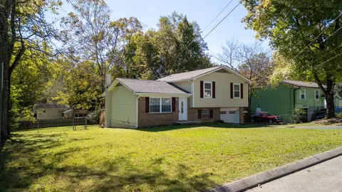 10020 Tellico Dr, Ooltewah, TN 37363