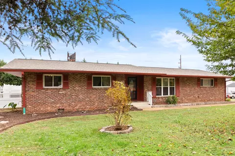 1635 Green Hill Dr, Hixson, TN 37343