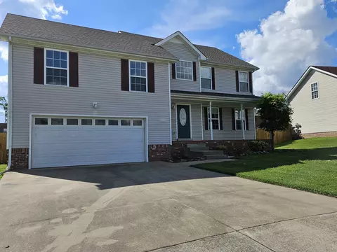 1943 Whirlaway Cir, Clarksville, TN 37042