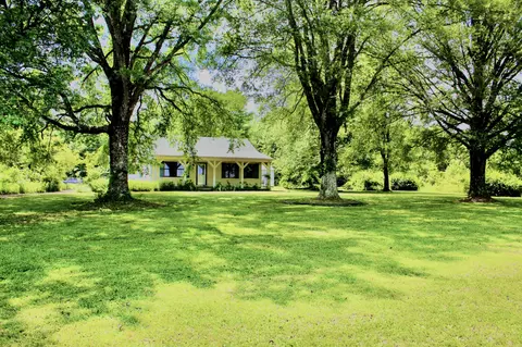 825 Golf Dr, Saulsbury, TN 38067