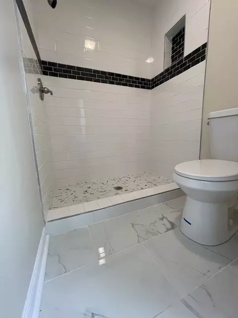 Bath - 1122 Nelson Dr, Madison, TN 37115 photo 2 of 7