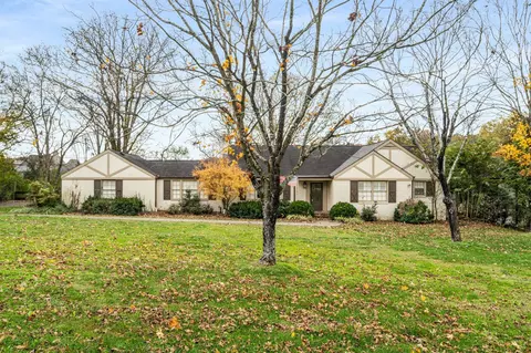 2409 Hemingway Dr, Nashville, TN 37215