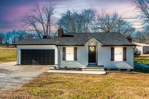 314 Westside Dr, Tullahoma, TN 37388